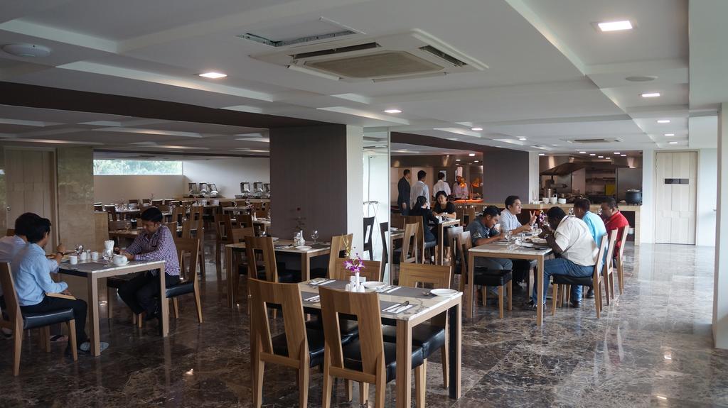 יאנגון Hotel Parami מראה חיצוני תמונה